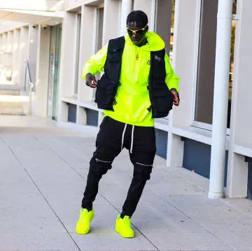 Air force 1 utility " volt 2 " llevado por lualbul en la cuenta de Instagram de @lualbul 