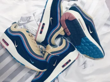 Air Max 1/97 Sean Wotherspoon carried by elizastreet on the account Instagram of @elizastreet 