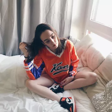 jordan Retro High Satin Shattered Backboard worn by elizastreet on the account Instagram of @elizastreet 