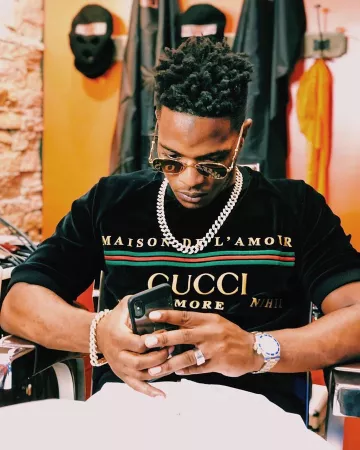 Gucci Sweat à Logo porté par Niska sur son compte Instagram @niska_officiel