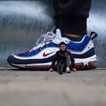 Air max 98 " og gundam " usado por jaaymcc en la cuenta de Instagram de @jaaymcc 