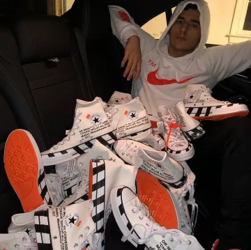 Converse 70' x off-white "white 2.0" worn by kickzmalik on the account Instagram of @kickzmalik 