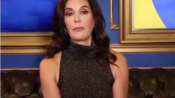 A.l.c. Susanna Metallic Sleeveless Turtleneck Top usado por Teri Hatcher en Good Morning America 18 de diciembre de 2019