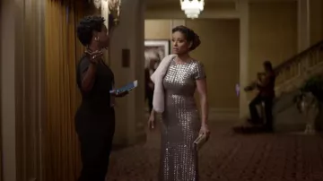 Vestido de lentejuelas metálicas usado por Teri (Meta Golding) en Empire Temporada 6 Episodio 10