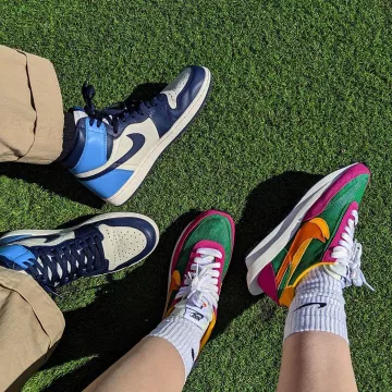 Nike LD Waffle cardigan Pine Green worn by miniswoosh on the account Instagram of @miniswoosh 