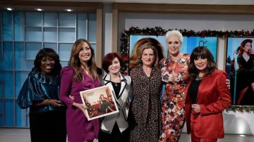 Helmut lang Satin Blazer usado por Marie Osmond en The Talk diciembre 19, 2019