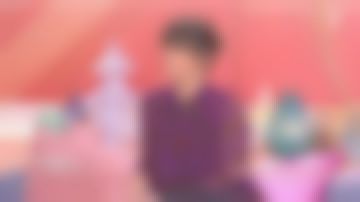 The top printed collar amount of Faustine Bollaert on It starts today