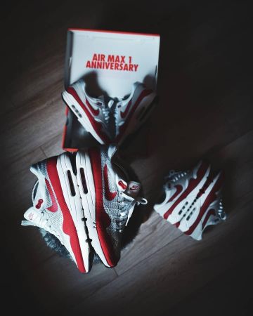 Air Max 1 Anniversary Red (2017/2018 Restock Pair) sur le compte Instagram de @sneakersro971