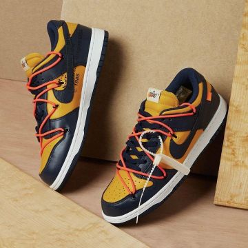 Nike Dunk Low Off-White University Gold Midnight Navy sur le compte Instagram de @sneakernews