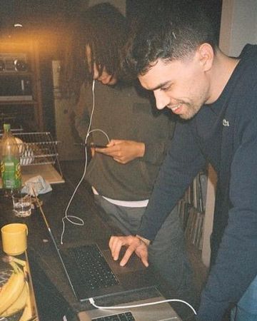 La sudadera Lacoste que lleva Dune en la cuenta de Instagram de @swing_simeon