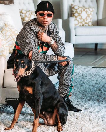 La veste Gucci portée par Ronny J sur le compte Instagram de @omgronny