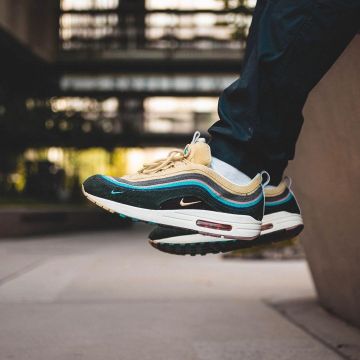 Air Max 1/97 Sean Wotherspoon  portée par whosmarky   sur le compte Instagram de @whosmarky 