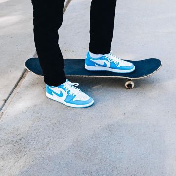 Jordan 1 Retro UNC portée par whosmarky   sur le compte Instagram de @whosmarky 