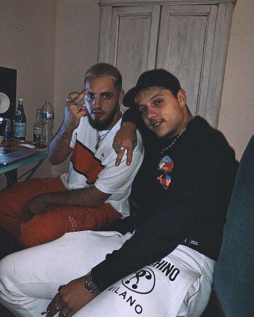 La camiseta de Lacoste que lleva Tortoz en la cuenta de Instagram de @tortoz_