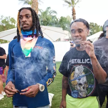 Le t-shirt metallica noir porté par Slim Jxmmi sur le compte Instagram de @slimjxmmi