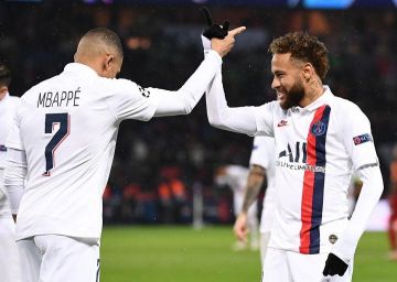 Football shirt Paris Saint-Germain 2019/20 Stadium Third. Nike EN account on the Instagram of @29k.mbappe