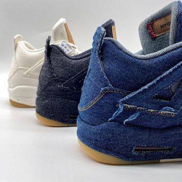 Jordan 4 Retro Levi's Denim (Tag with Levi's Logo) sur le compte Instagram de @originsnyc