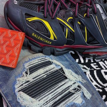 Baskets Balenciaga Track Noir Bordeaux sur le compte Instagram de @originsnyc