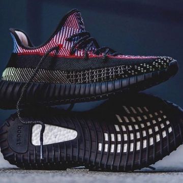 Adidas Yeezy Boost 350 V2 Yecheil (Non réfléchissant) sur le compte Instagram de @yeezymafia_morocco