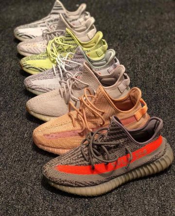 Adidas Yeezy Boost 350 V2 Semi Frozen Jaune sur le compte Instagram de @yeezymafia_morocco