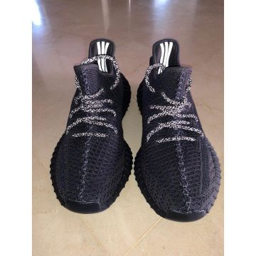 Adidas Yeezy Boost 350 V2 Static Black (Réfléchissant) sur le compte Instagram de @yeezymafia_morocco
