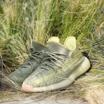 Adidas Yeezy Boost 350 V2 Antlia (Non-Reflective) on the account Instagram of @yeezymafia_morocco