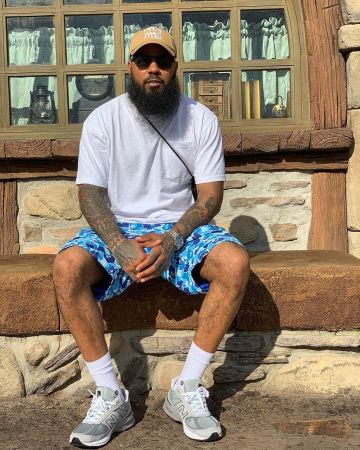 Le short camo bleu porté par Stalley sur le compte Instagram de @stalley