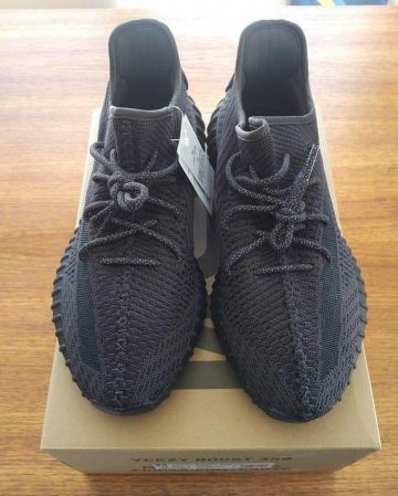 Adidas Yeezy Boost 350 V2 Static Black (Reflective) on the account Instagram of @yeezymafia_morocco