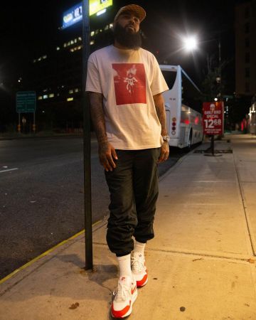 Sneakers nike air white and red worn by Stalley on the account Instagram of @stalley