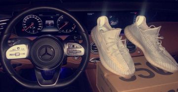 Adidas Yeezy Boost 350 V2 Hyperspace account on the Instagram of @yeezymafia_morocco