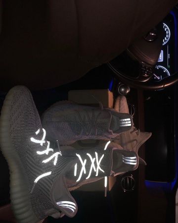 Adidas Yeezy Boost 350 V2 Static (Non-Reflective) on the account Instagram of @yeezymafia_morocco