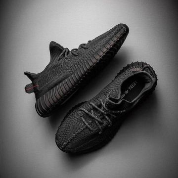 Adidas Yeezy Boost 350 V2 Static Black (Réfléchissant) sur le compte Instagram de @yeezy.doha