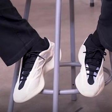 Adidas Yeezy Boost 700 V3 Azael sur le compte Instagram de @yeezy.doha