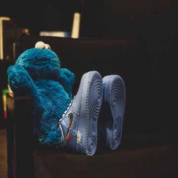 Air Force 1 Low Off-White MCA University Blue en la cuenta de Instagram de @sneakerallstars_event