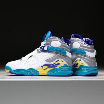Jordan 8 Retro White Aqua (W) (2007) en la cuenta de Instagram de @air.jordans.kicks