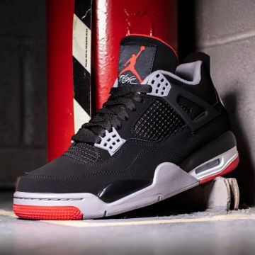 Jordan 4 Retro Bred (2019) en la cuenta de Instagram de @air.jordans.kicks