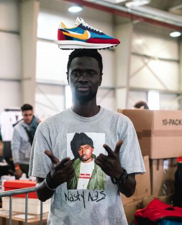 Nike sacai blue multi en la cuenta de Instagram de @sneakerness
