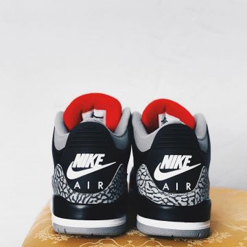Jordan 3 Retro Black Cement (2018) usado por whosmarky en la cuenta de Instagram de @whosmarky 