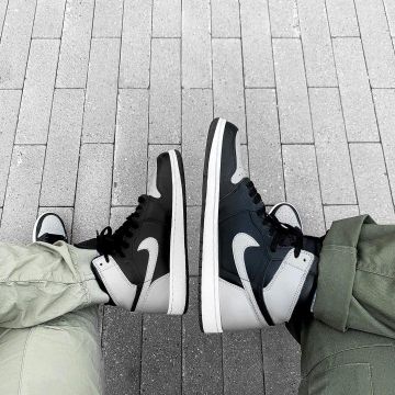 Jordan 1 Retro High Shadow (2018) llevado por whosmarky en la cuenta de Instagram de @whosmarky 