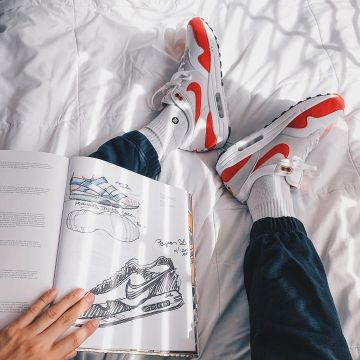 Air Max 1 Anniversary Red usado por whosmarky en la cuenta de Instagram de @whosmarky 