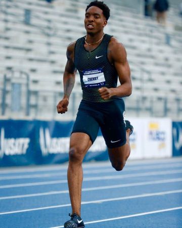 Nike Zoom Superfly Elite de Michael Cherry en la cuenta de Instagram de @ay_tracktive