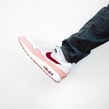 Air Max 1 Por La Familia in scope by whosmarky on the account Instagram of @whosmarky 