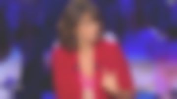 El caraco forrado de encaje de Faustine Bollaert en La boîte à secrets el 20.12.2019