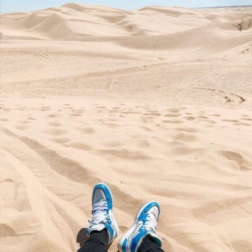 Jordan 1 Retro High Off-White University Blue portée par little_laces  sur le compte Instagram de @little_laces 