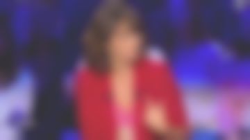 El blazer un botón rojo de Faustine Bollaert en La caja de los secretos el 20.12.2019