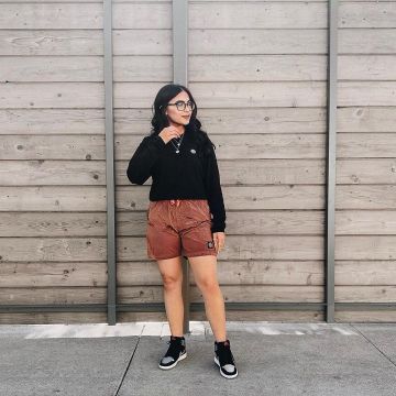 Jordan 1 alealimay grey worn by little_laces on the account Instagram of @little_laces 