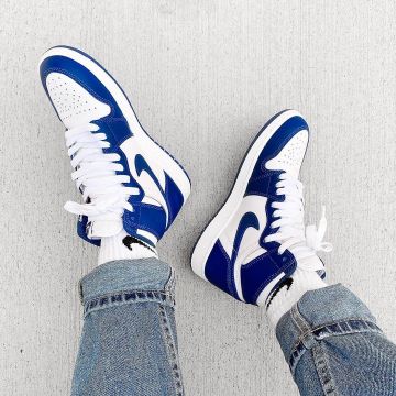 Jordan 1 Retro Storm Blue worn by little_laces on the account Instagram of @little_laces 