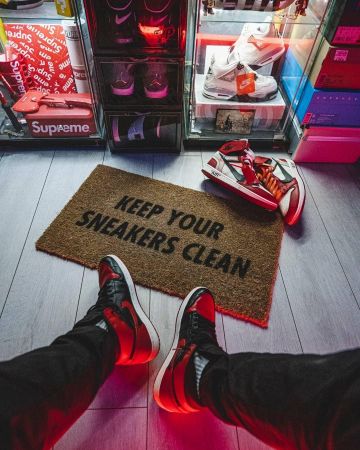 Jordan 1 Retro Bred "Banned" (2016) sur le compte Instagram de @la_sneakerie_