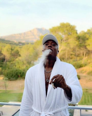 Cap on the account Instagram of @zeguerreofficiel