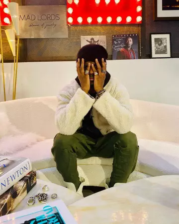 Le pantalon vert de Black M sur le compte Instagram de @blackm